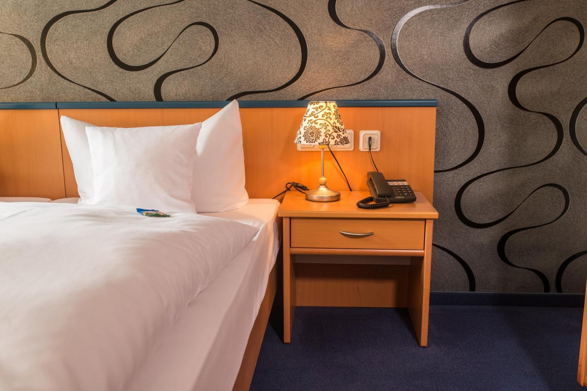 B&S Hotel Am Bachhaus إيزيناخ المظهر الخارجي الصورة
