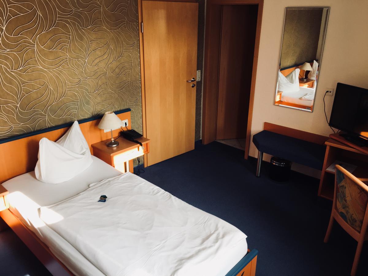 B&S Hotel Am Bachhaus إيزيناخ المظهر الخارجي الصورة